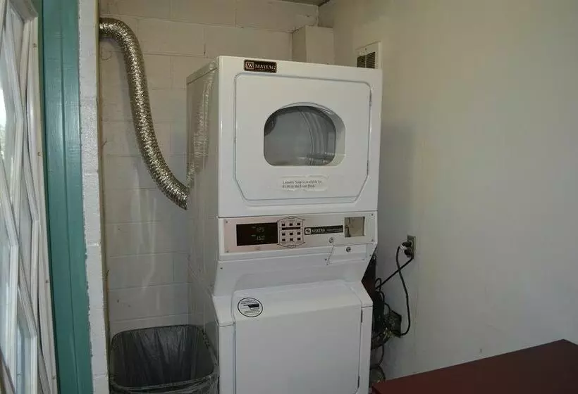 ホテル Econo Lodge Inn & Suites Spokane