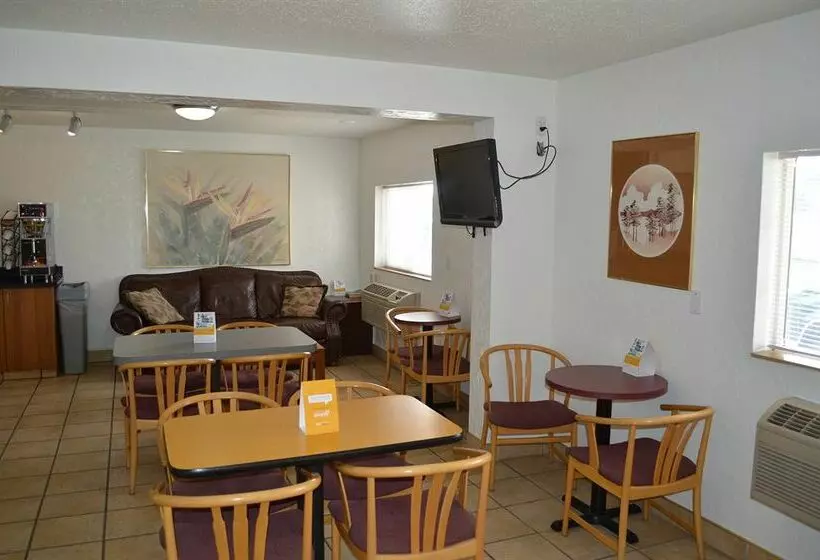 ホテル Econo Lodge Inn & Suites Spokane