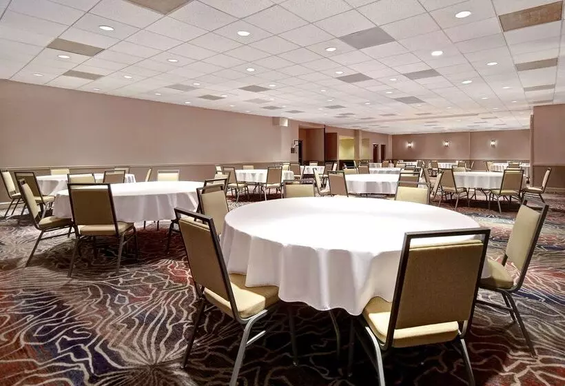 فندق Hampton Inn & Suites Alexandria Old Town Area South