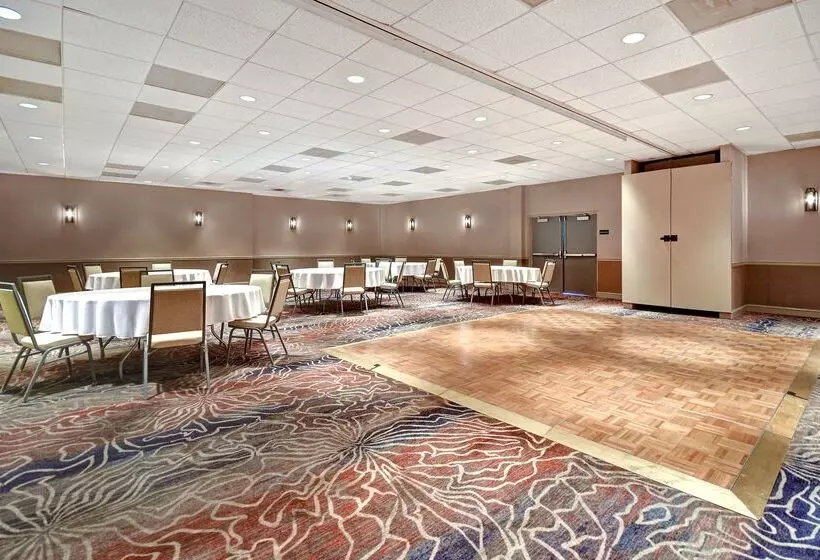 فندق Hampton Inn & Suites Alexandria Old Town Area South