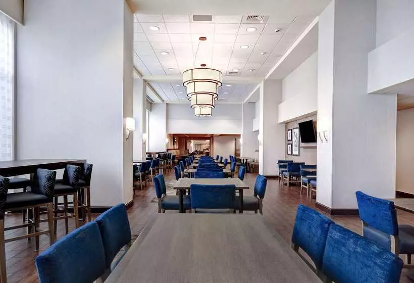 فندق Hampton Inn & Suites Alexandria Old Town Area South