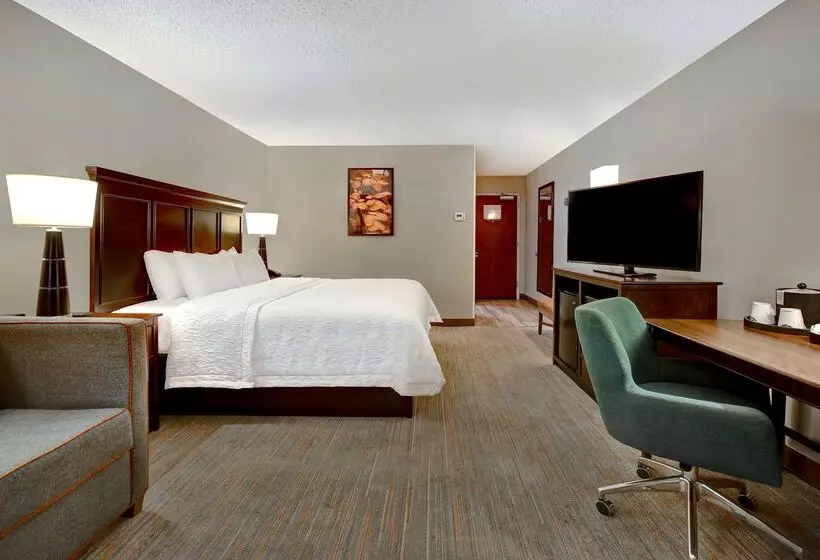 فندق Hampton Inn & Suites Alexandria Old Town Area South