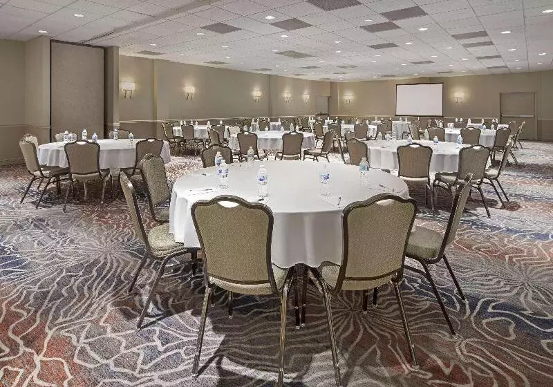 فندق Hampton Inn & Suites Alexandria Old Town Area South