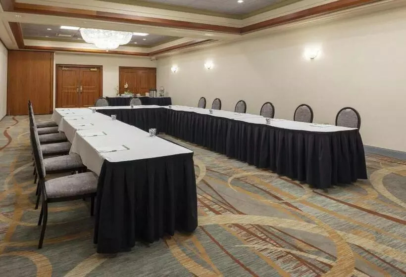 فندق Holiday Inn Chicago Sw Countryside Confctr By Ihg