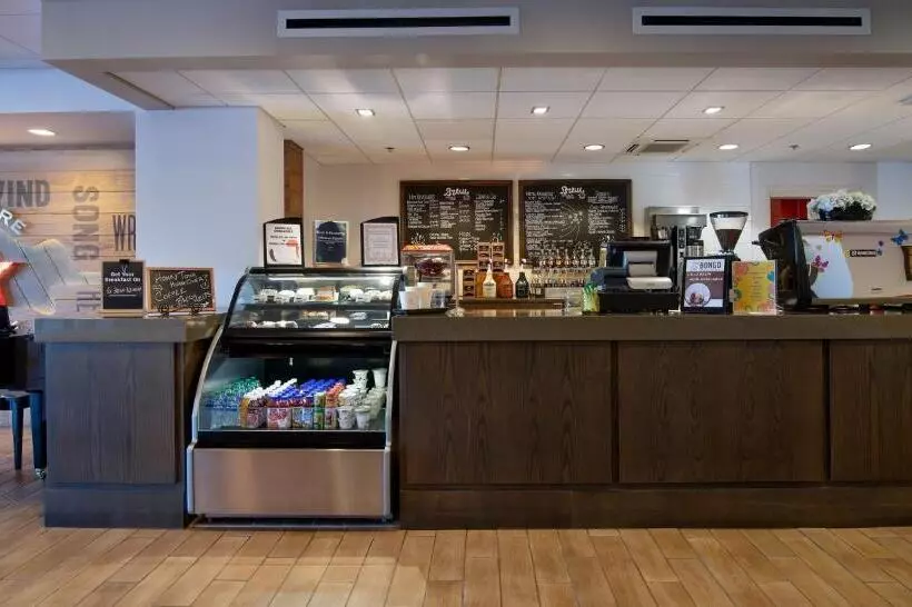 هتل Holiday Inn Nashville Vanderbilt, An Ihg