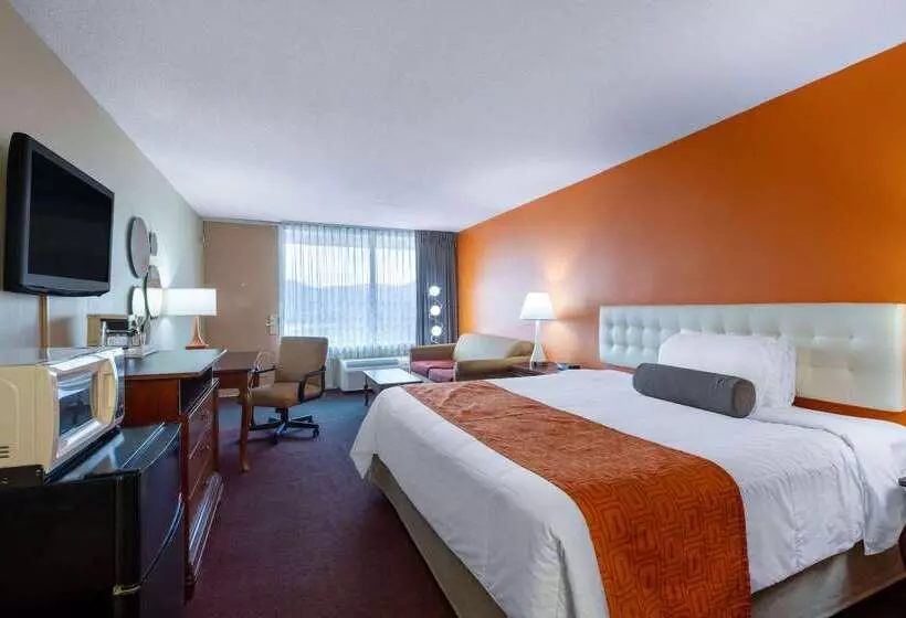 Howard Johnson Hotel & Conference Center By Wyndham Salem