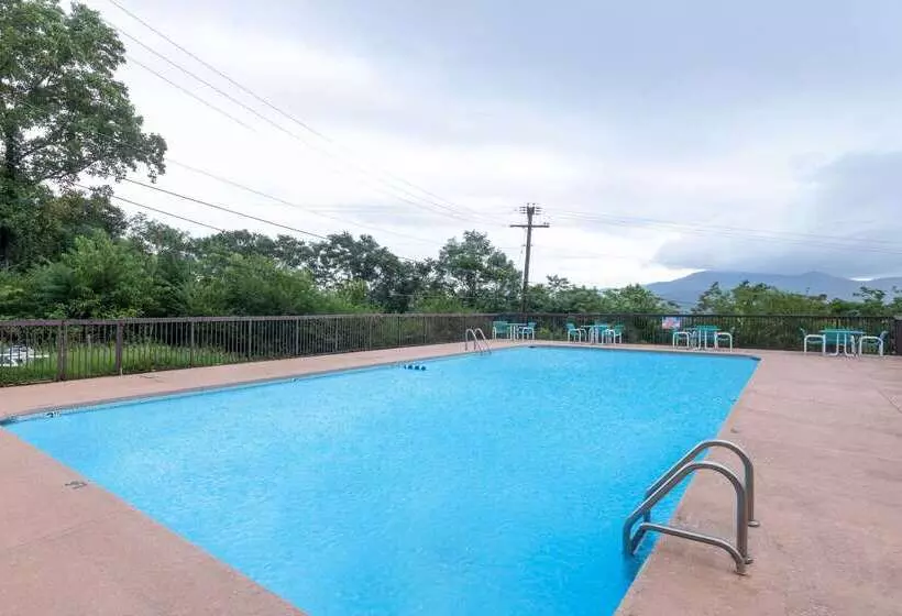 Howard Johnson Hotel & Conference Center By Wyndham Salem