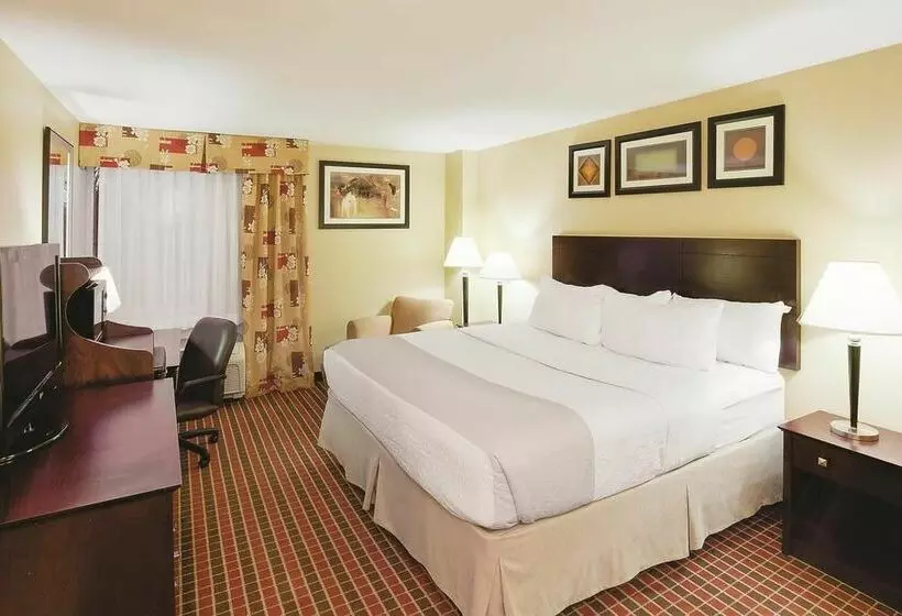 فندق La Quinta Inn & Suites Pittsburgh North