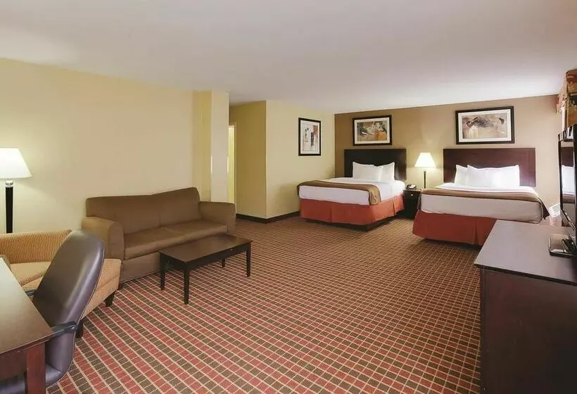 فندق La Quinta Inn & Suites Pittsburgh North