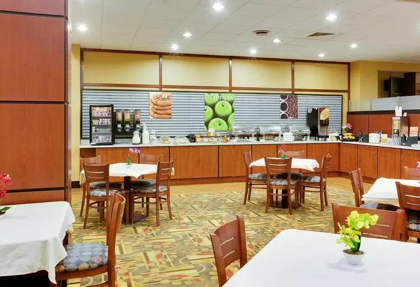 فندق La Quinta Inn & Suites Pittsburgh North