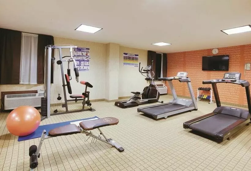 فندق La Quinta Inn & Suites Pittsburgh North