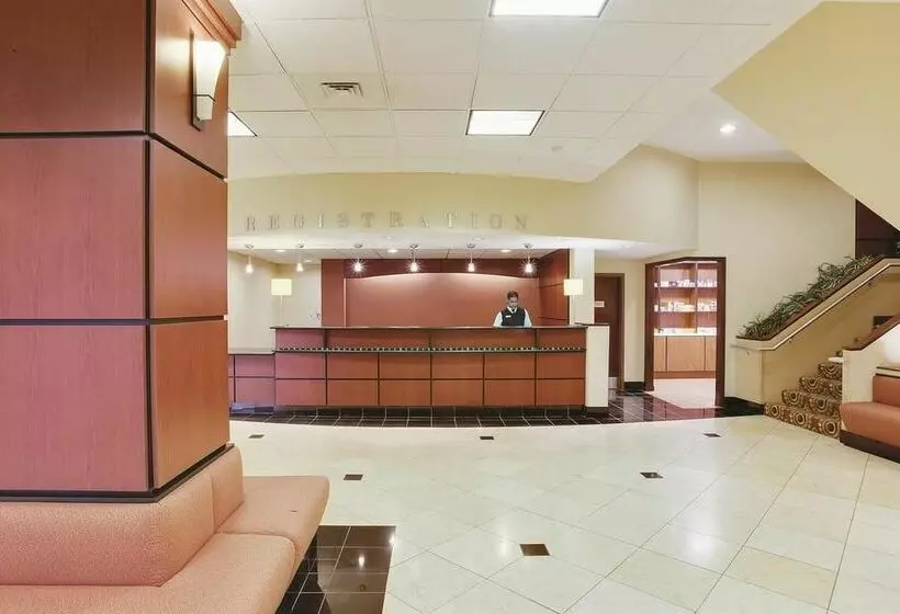 فندق La Quinta Inn & Suites Pittsburgh North