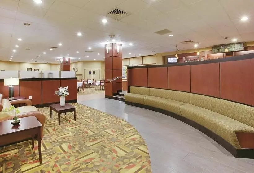 فندق La Quinta Inn & Suites Pittsburgh North