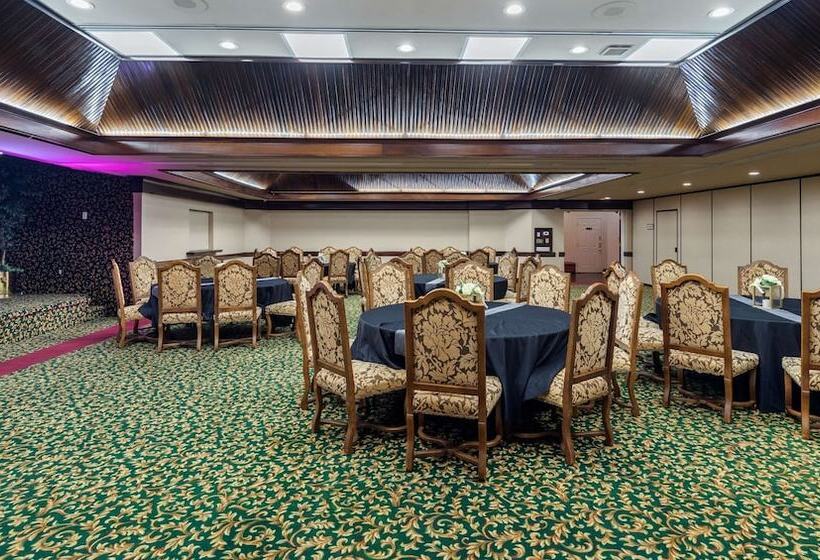 Magnuson Grand Hotel And Conference Center Tyler