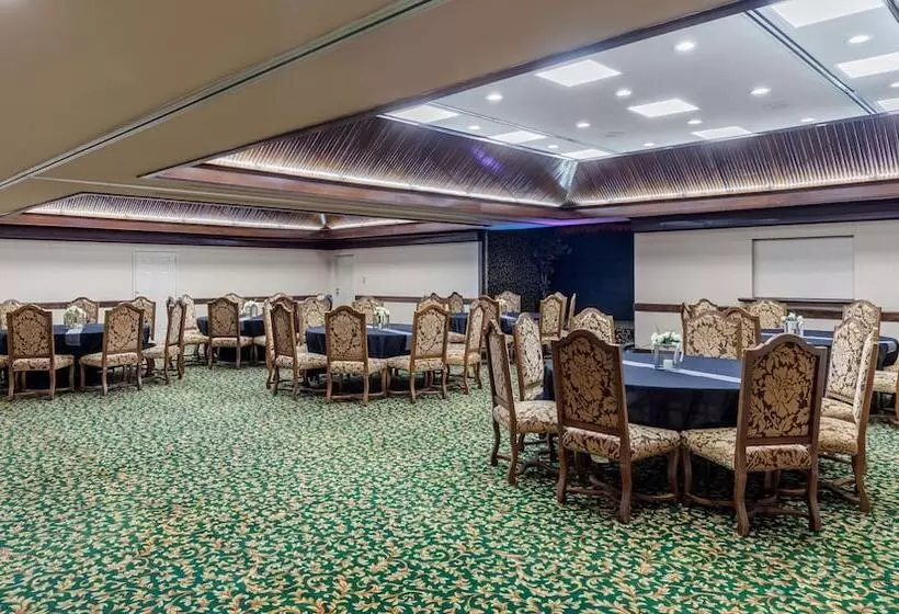 Magnuson Grand Hotel And Conference Center Tyler