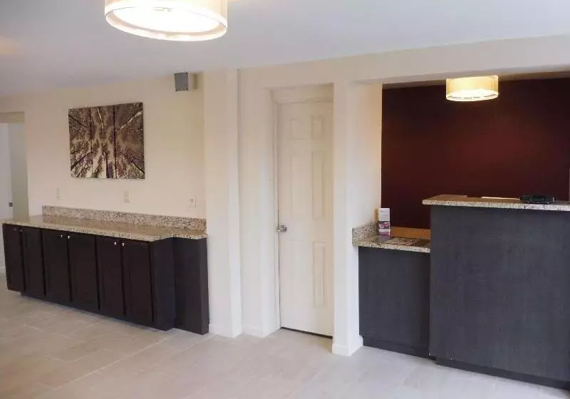 호텔 Red Roof Inn Fredericksburg South