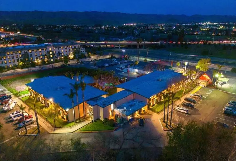 בית מלון כפרי Calle Joaquin   San Luis Obispo