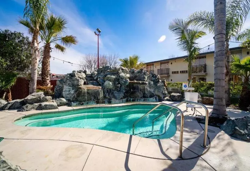 בית מלון כפרי Calle Joaquin   San Luis Obispo