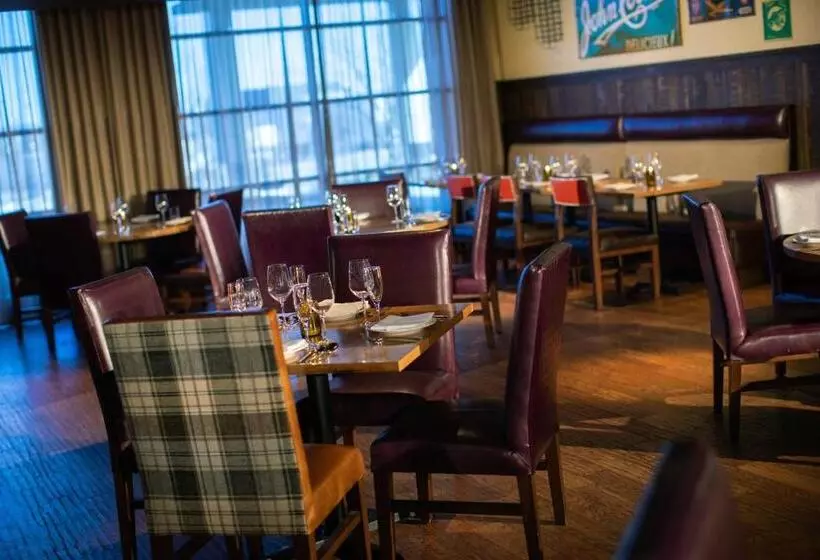 Отель The Baronette Renaissance Detroitnovi