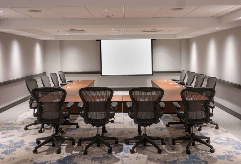 The Bethesdan Hotel, Tapestry Collection By Hilton