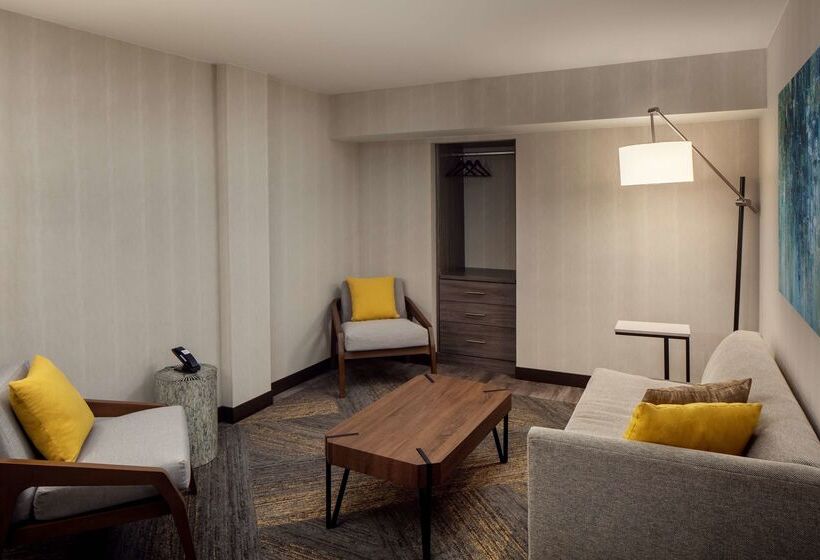 The Bethesdan Hotel, Tapestry Collection By Hilton