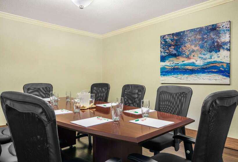 ホテル Wyndham Garden Washington Dc North