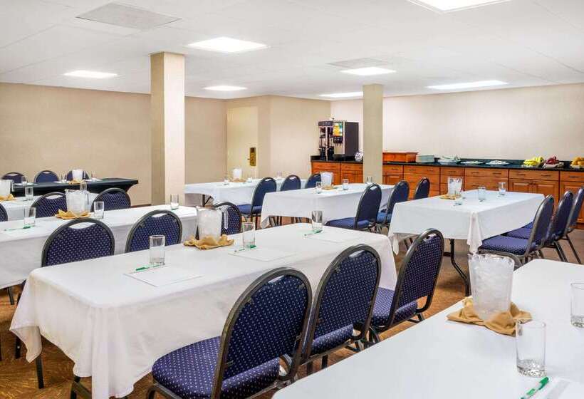 ホテル Wyndham Garden Washington Dc North