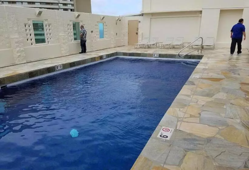 Imperial Hawaii Resort