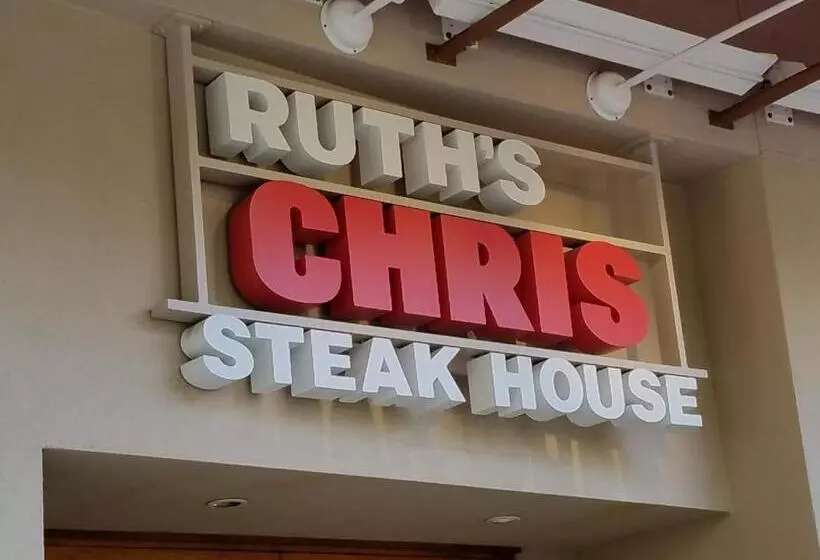 Imperial Hawaii Resort