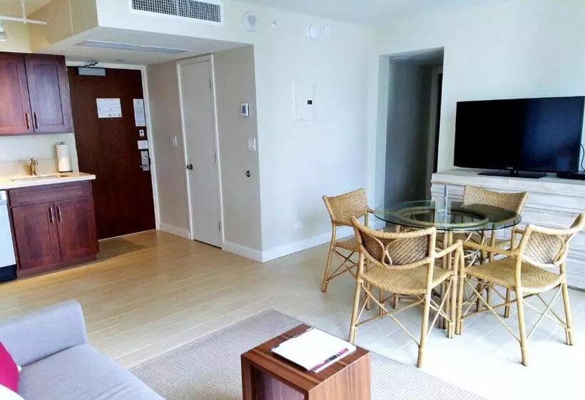 Imperial Hawaii Resort