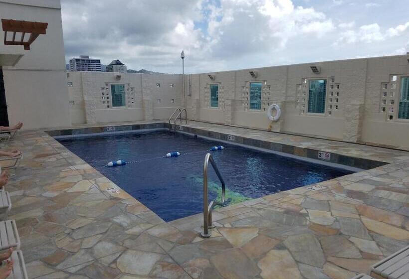 Imperial Hawaii Resort