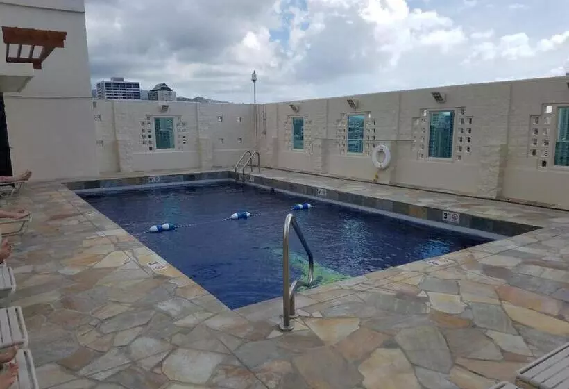 Imperial Hawaii Resort