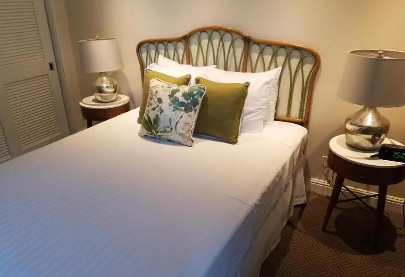 Imperial Hawaii Resort