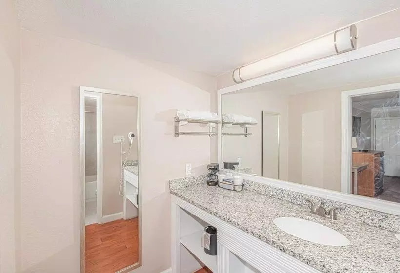 فندق Casa Bella Inn & Suites Extended Stay