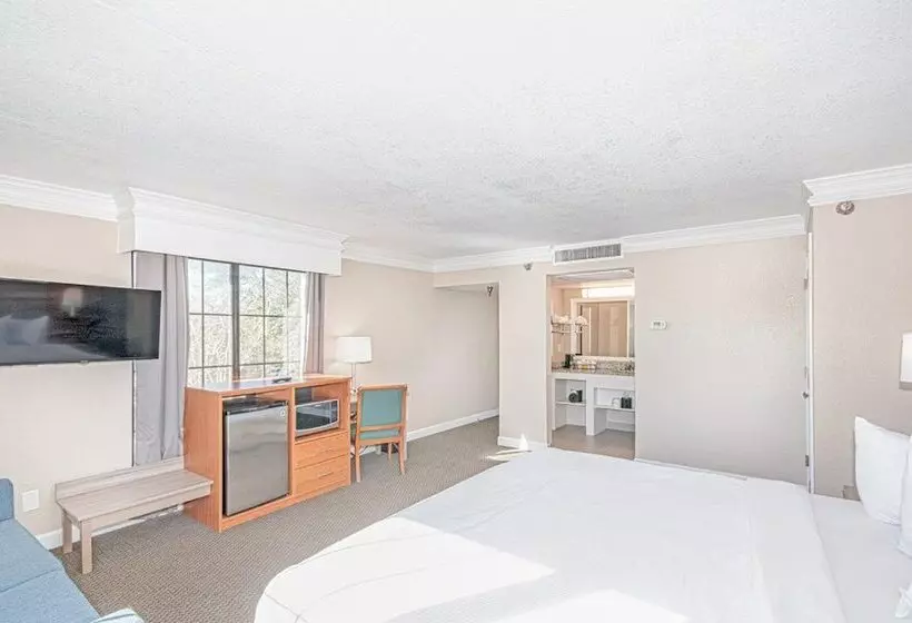 فندق Casa Bella Inn & Suites Extended Stay