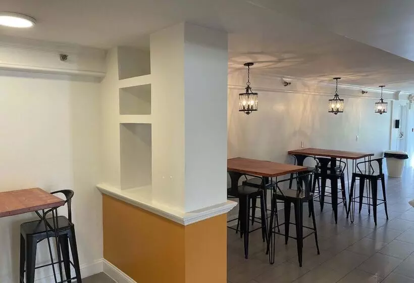 فندق Casa Bella Inn & Suites Extended Stay