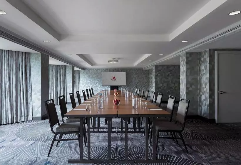 בית מלון כפרי Crystal Gateway Marriott