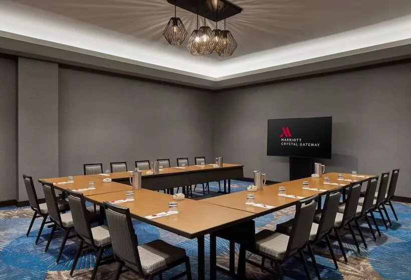 בית מלון כפרי Crystal Gateway Marriott