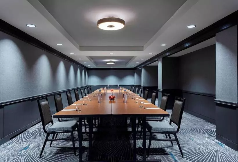 בית מלון כפרי Crystal Gateway Marriott