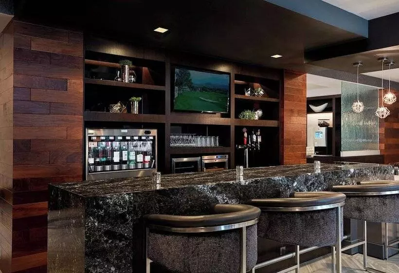 בית מלון כפרי Crystal Gateway Marriott