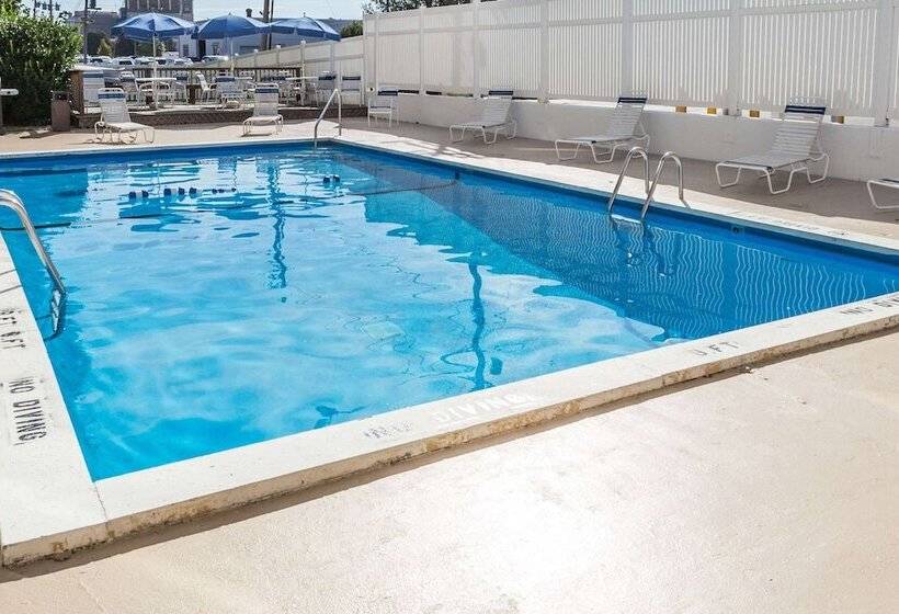 Days Hotel By Wyndham Danville Conference Center