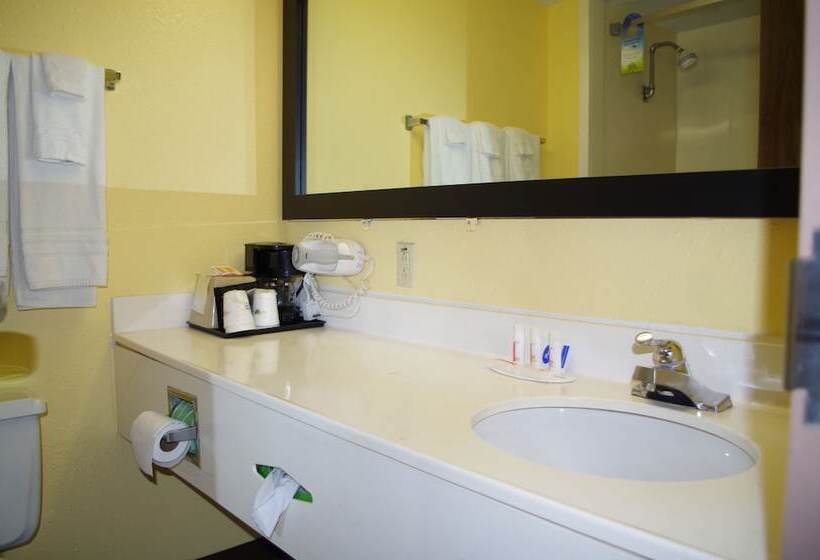 Days Hotel By Wyndham Danville Conference Center