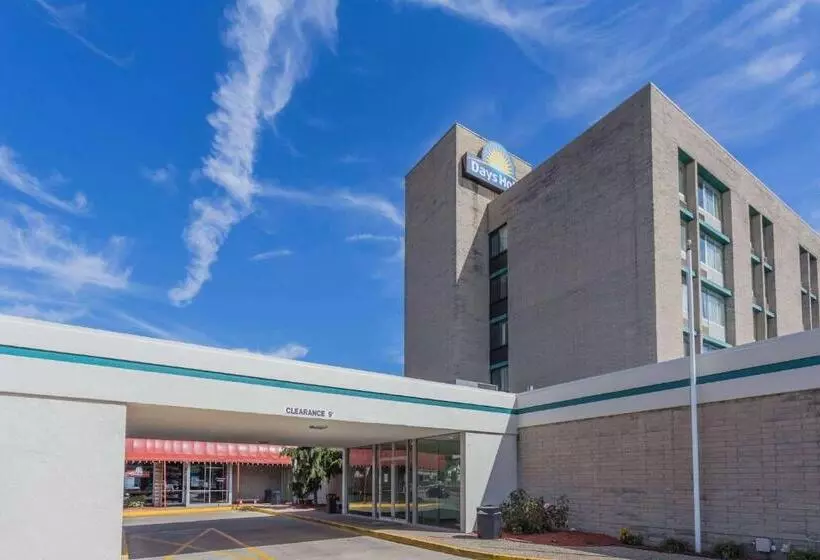 Days Hotel By Wyndham Danville Conference Center