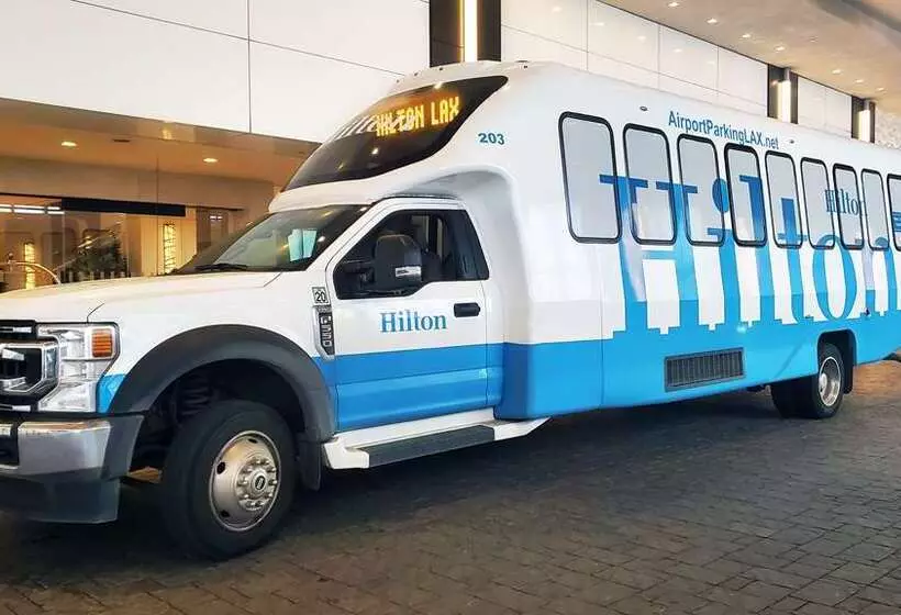 בית מלון כפרי Hilton Los Angeles Airport