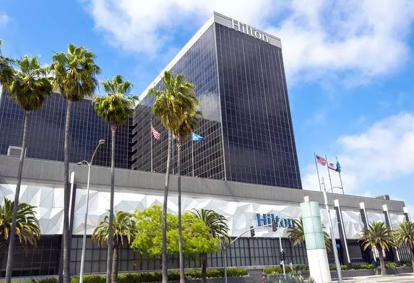 בית מלון כפרי Hilton Los Angeles Airport