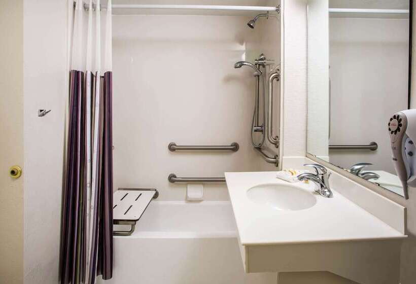 בית מלון כפרי La Quinta Inn By Wyndham Norfolk Virginia Beach