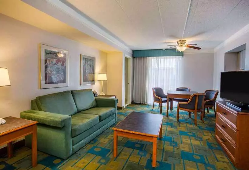 Отель La Quinta Inn By Wyndham Norfolk Virginia Beach