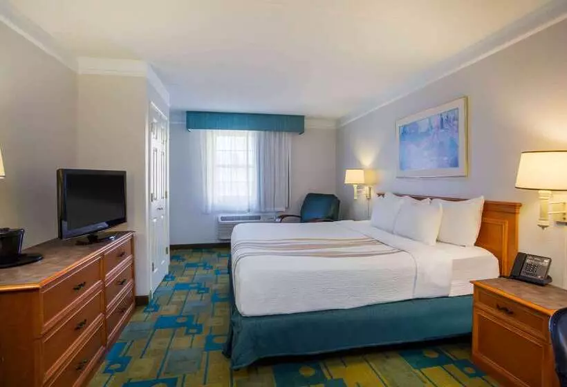 Отель La Quinta Inn By Wyndham Norfolk Virginia Beach