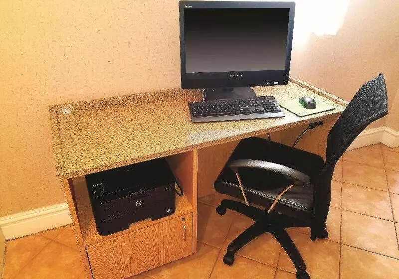 Отель La Quinta Inn By Wyndham Norfolk Virginia Beach