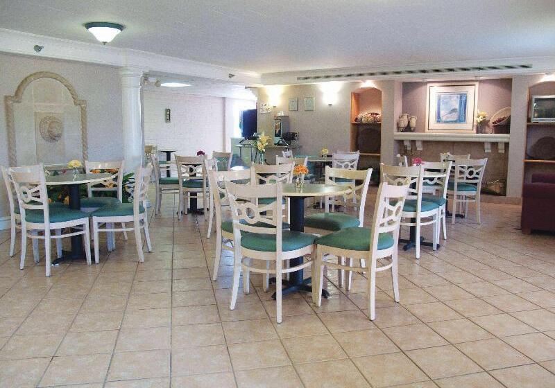 בית מלון כפרי La Quinta Inn By Wyndham Norfolk Virginia Beach